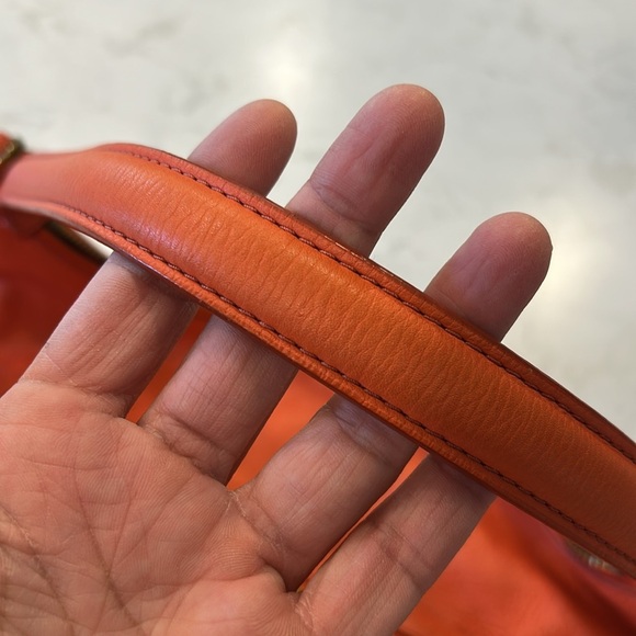 Fossil Vickery Pebbled Leather Shoulder Bag Coral - Picture 13 of 16